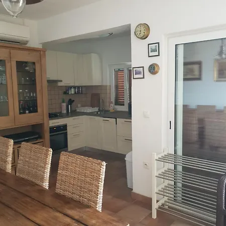 Vicko Apartment Seget Vranjica